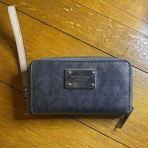 Michael Kors Silver/Metallic Wristlet Wallet